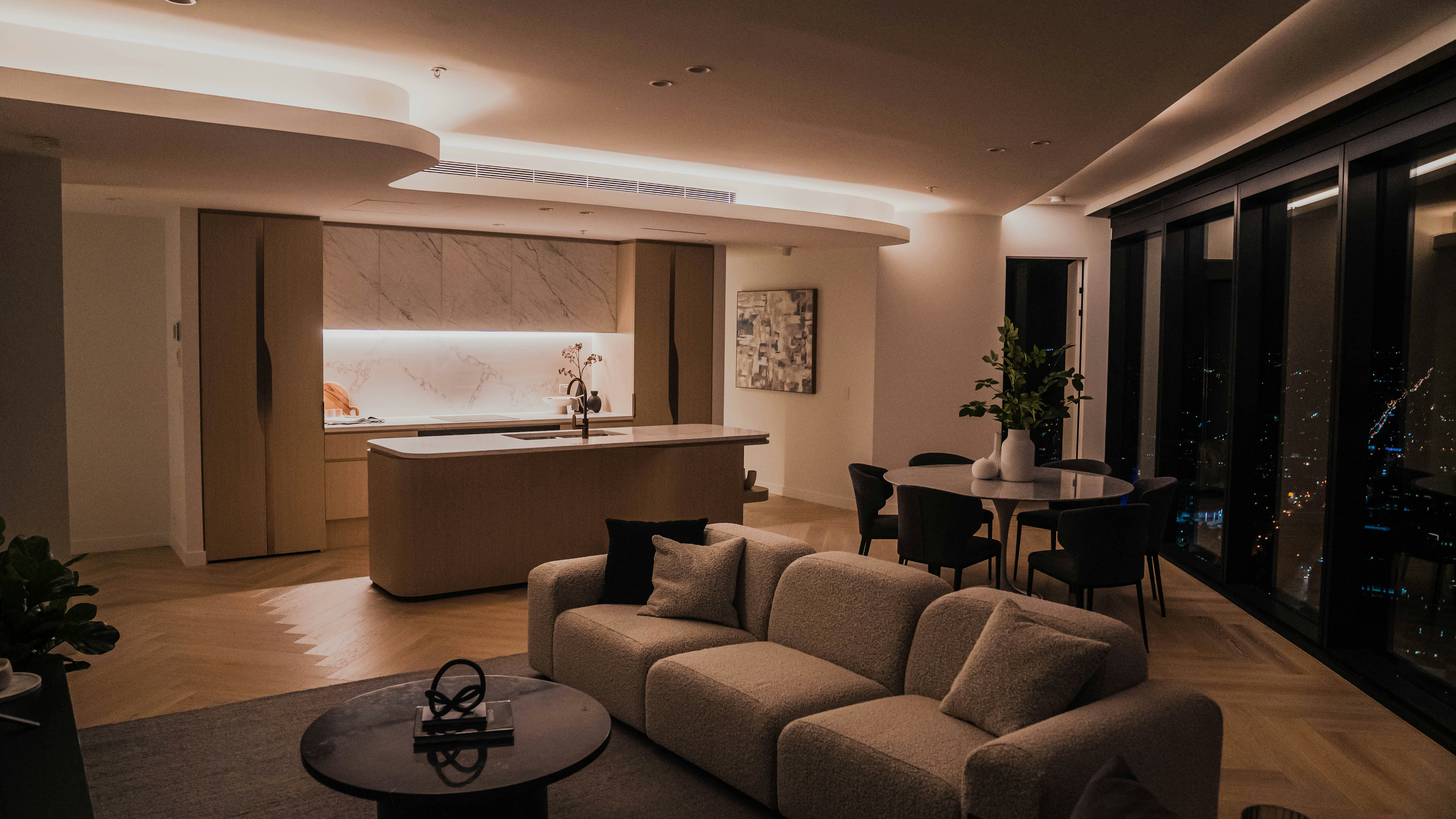 [Sample] Private Apartment on the Pool